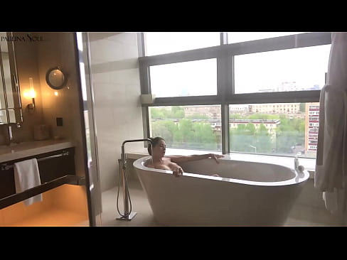 ❤️ Pitikek mezin Bi dilgermî pizika xwe di serşokê de dihejîne ️  Sex li me ku.pornoxlxx.ru ️❤