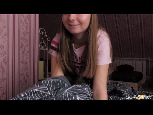 ❤️ Blondie BFF-ya xwe bi kûr dimije û di devê xwe de diqelişe ️  Sex li me ku.pornoxlxx.ru ️❤